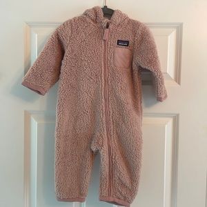 NEW Patagonia Baby Furry Bunting. Size 6-12 months.